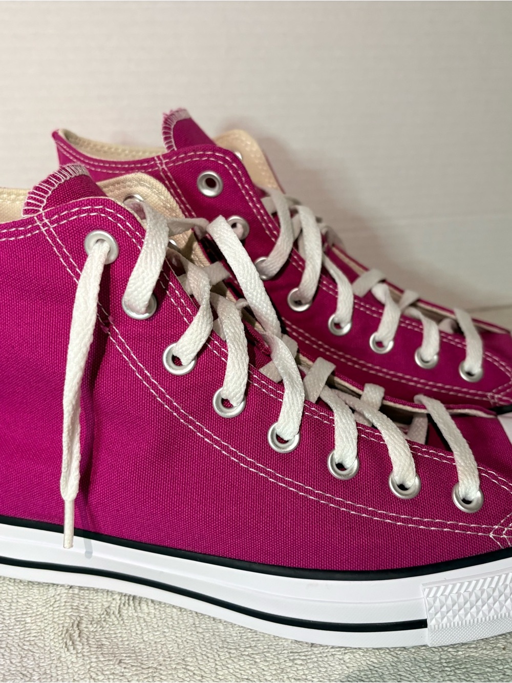 Converse Chuck Taylor All Star Hi Berry Smoothie Pink Mens 10 / Womens 12 A13842